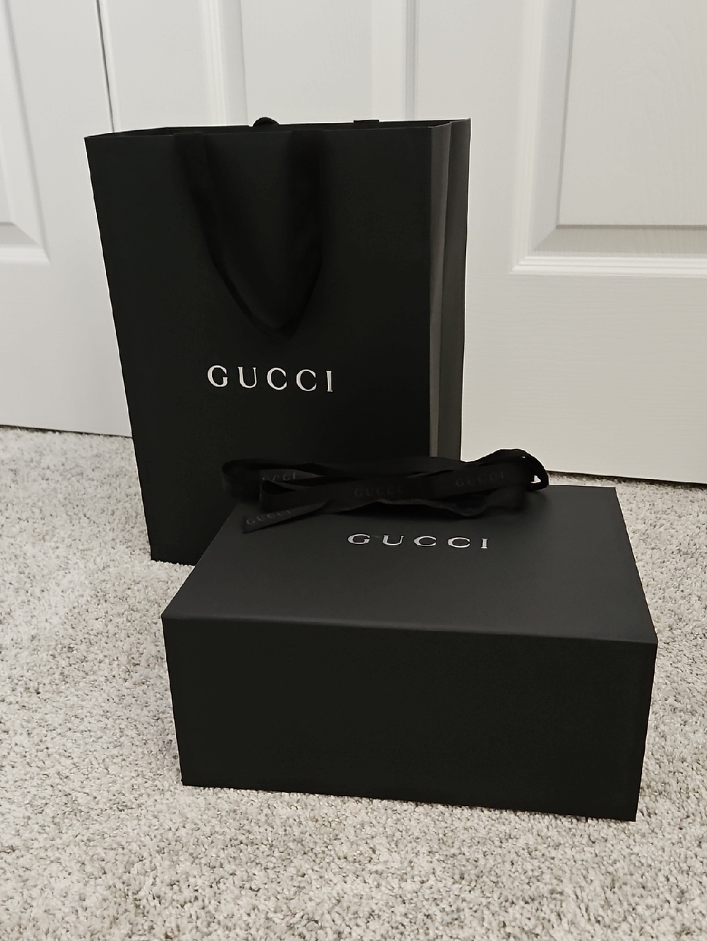 Gucci Box, Shopping Bag, Ribbon